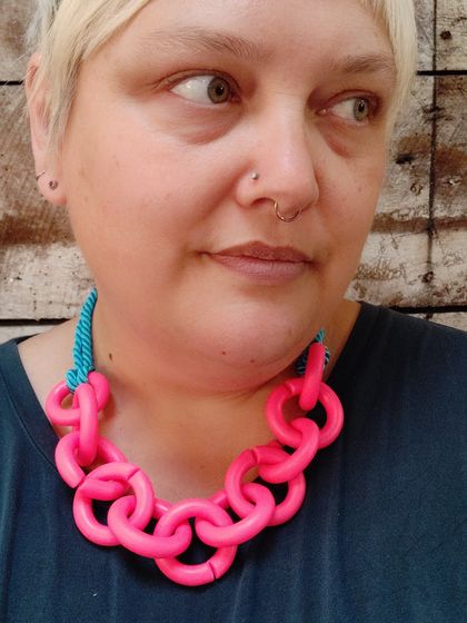Neon pink chain link necklace